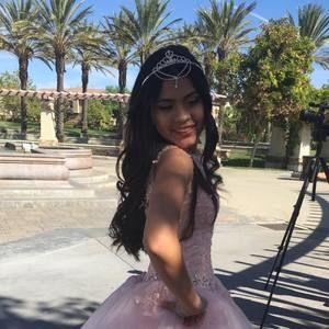 Meet your Posher, Daniela